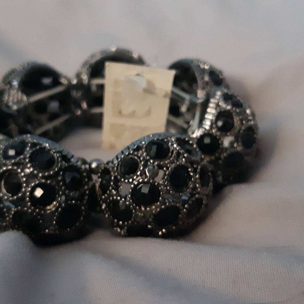 NWT Silver & Black Chunky Oversized Bracelet - OS